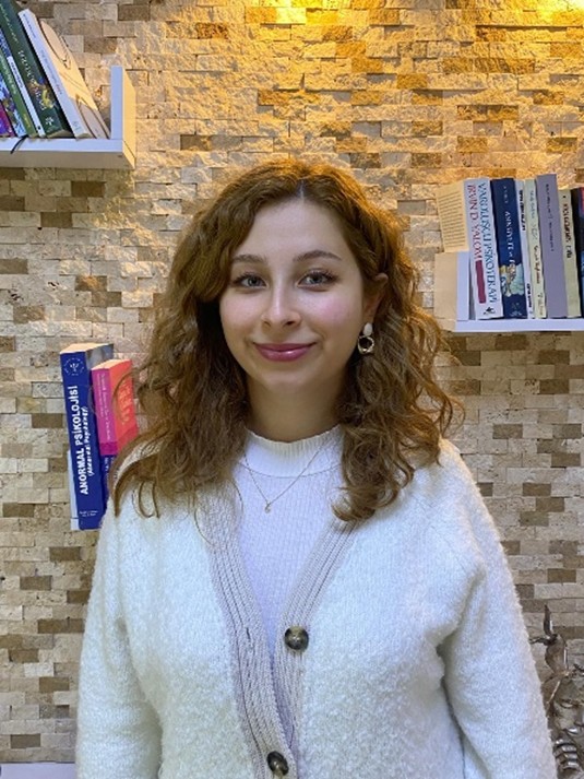 Psikolog Elif İkbal Özkadir